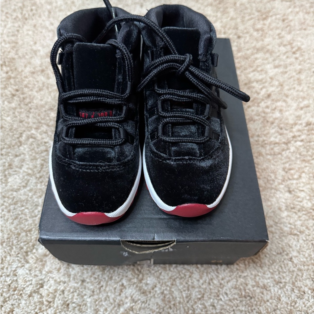 New Jordan Kids Black and Red Sneakers